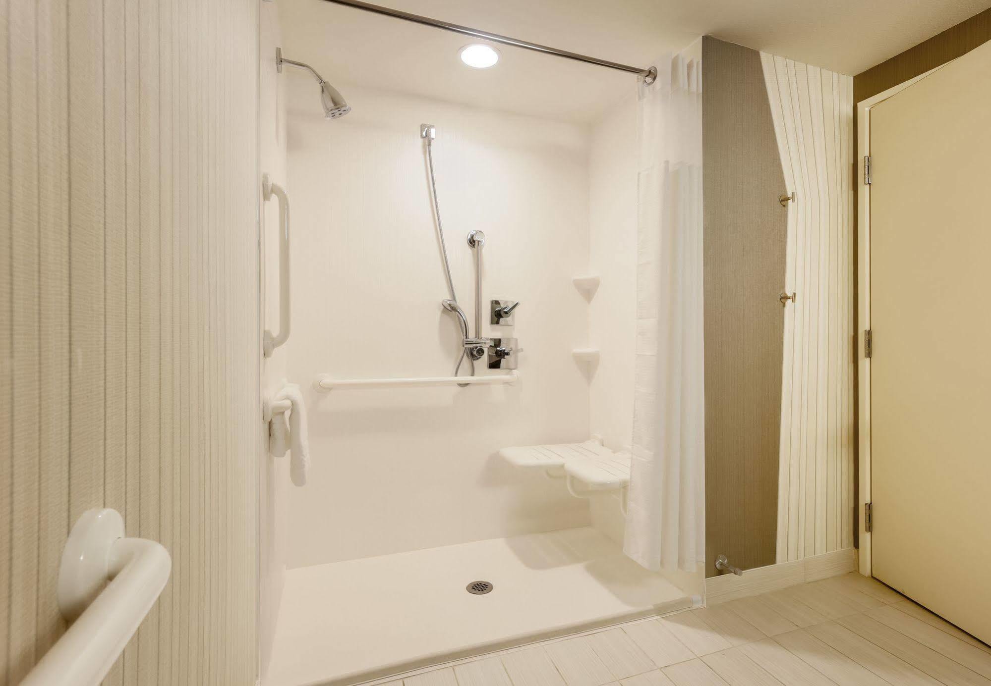 Courtyard By Marriott Dallas Midlothian At Midlothian Conference Center Zewnętrze zdjęcie