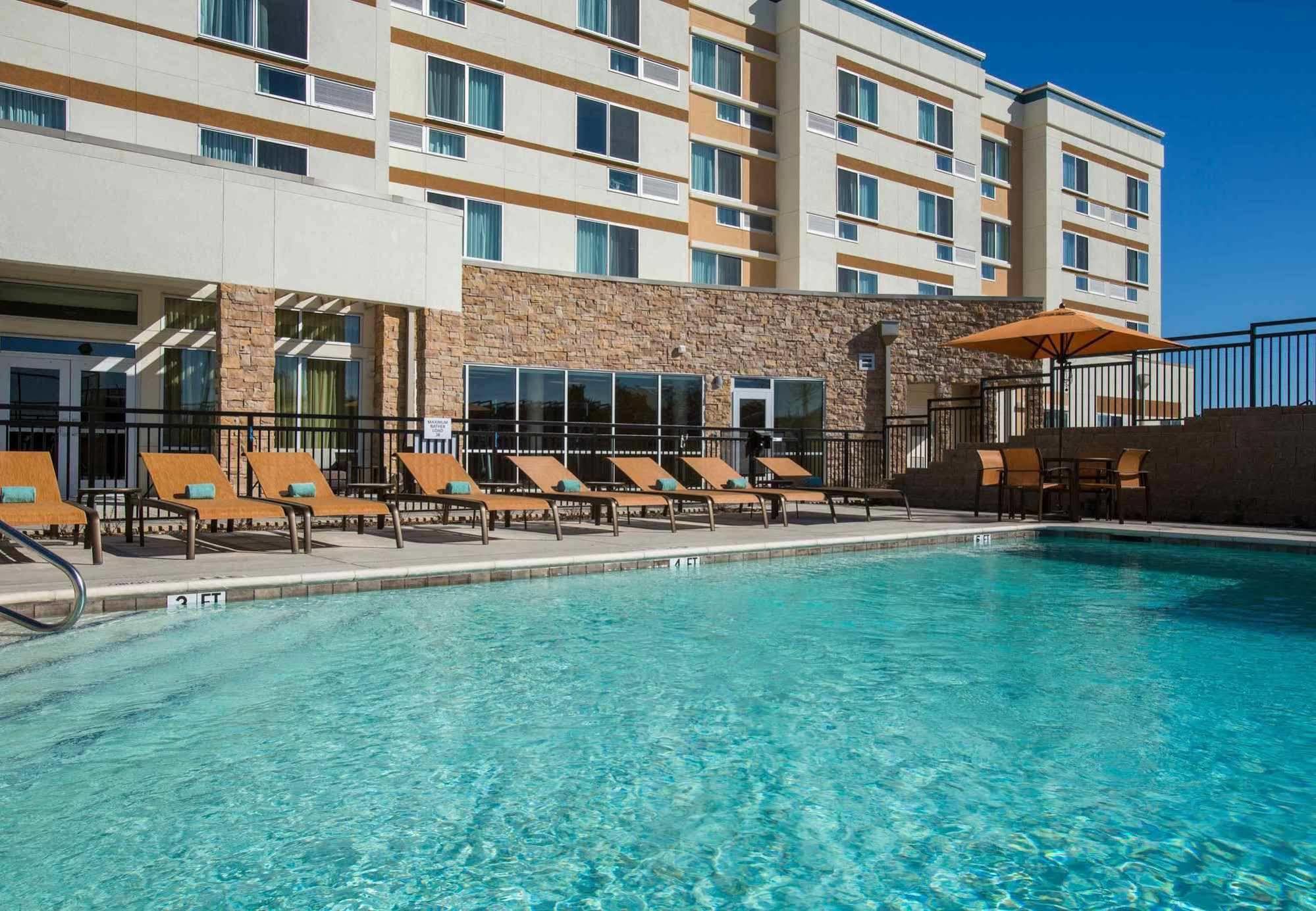 Courtyard By Marriott Dallas Midlothian At Midlothian Conference Center Zewnętrze zdjęcie
